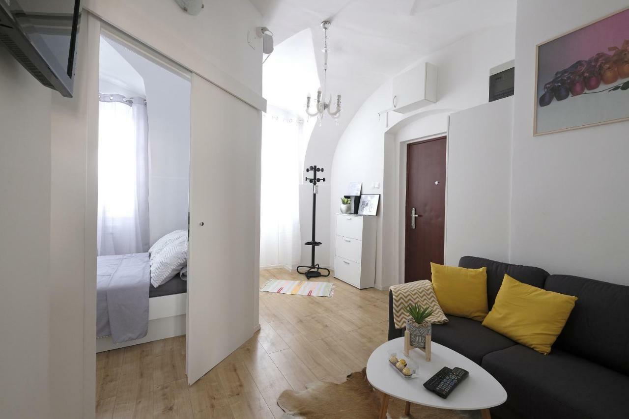 Stone Gate Appartement Zagreb Buitenkant foto