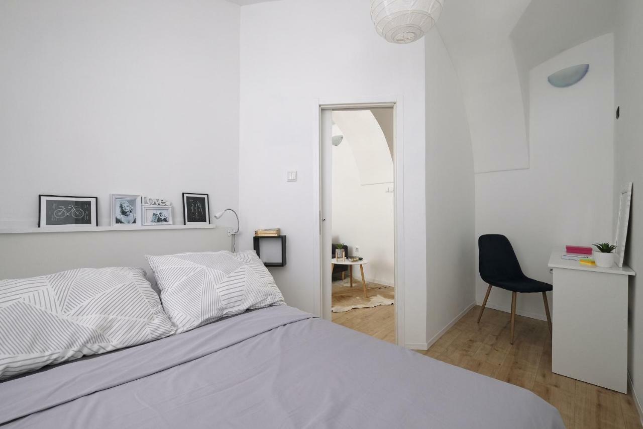 Stone Gate Appartement Zagreb Buitenkant foto
